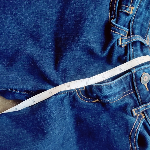 Hollister Dark Wash Size 3 short - Picture 7 of 8